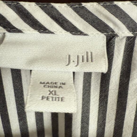 J.JILL | Grey and White Striped Button down Tunic Blouse | Extra large Petite - Picture 3 of 6